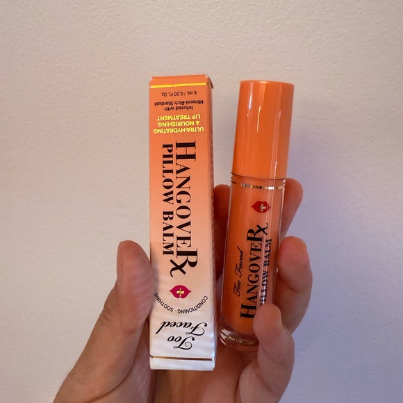 Too Faced
Hangover Pillow Balm Ultra-
Hydrating Lip Balm - Picture 1 of 4